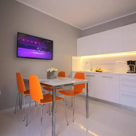 Apartment Sabina Mit Schoenem Garten, Ruhige Lage Poreč