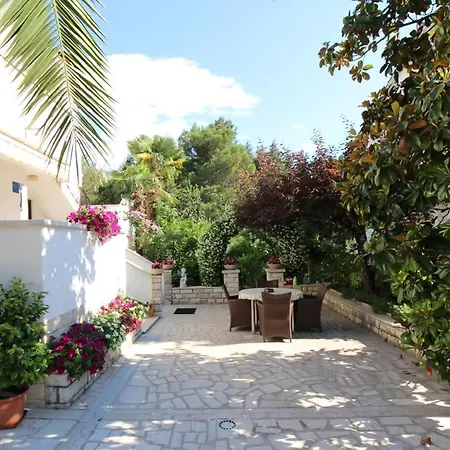 Sabina Mit Schoenem Garten, Ruhige Lage Poreč