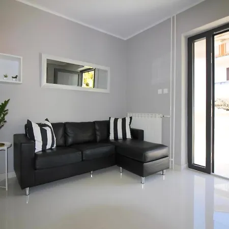 Apartment Sabina Mit Schoenem Garten, Ruhige Lage