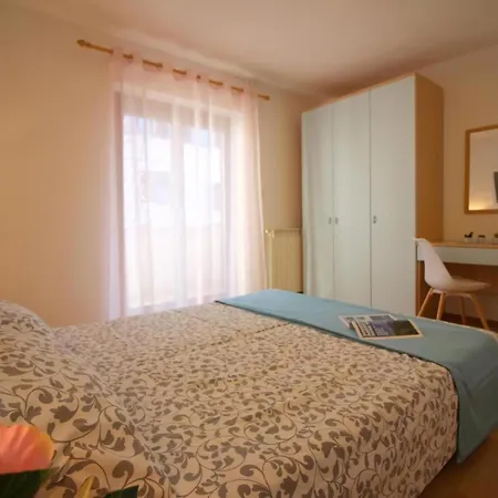 Apartment Sabina Mit Schoenem Garten, Ruhige Lage *