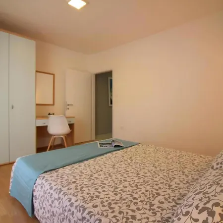 Apartment Sabina Mit Schoenem Garten, Ruhige Lage *
