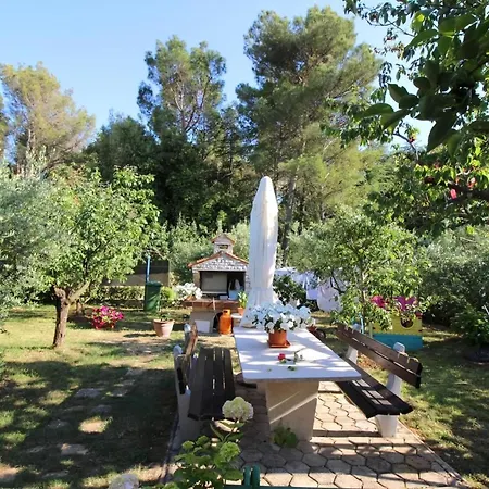 Apartment Sabina Mit Schoenem Garten, Ruhige Lage *